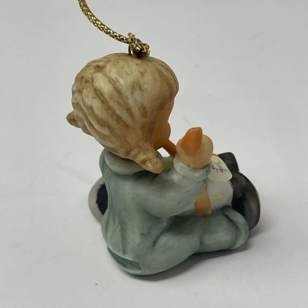 1997 GOEBEL BERTA HUMMEL mini To A‎ Good Girl Porcelain Christmas Ornament Cat